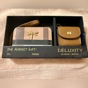 Deluxity, NWT, Wallet and Coin purse gift set. Vegan leather.